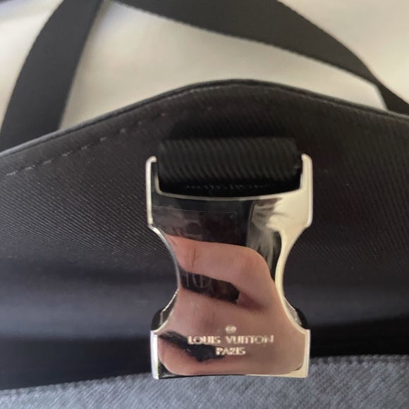 Brand new Louis Vuitton Messenger Bag - Picture 7 of 8